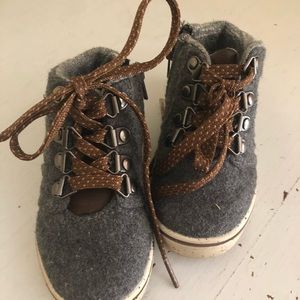 Cat & Jack baby boy sneakers! EUC